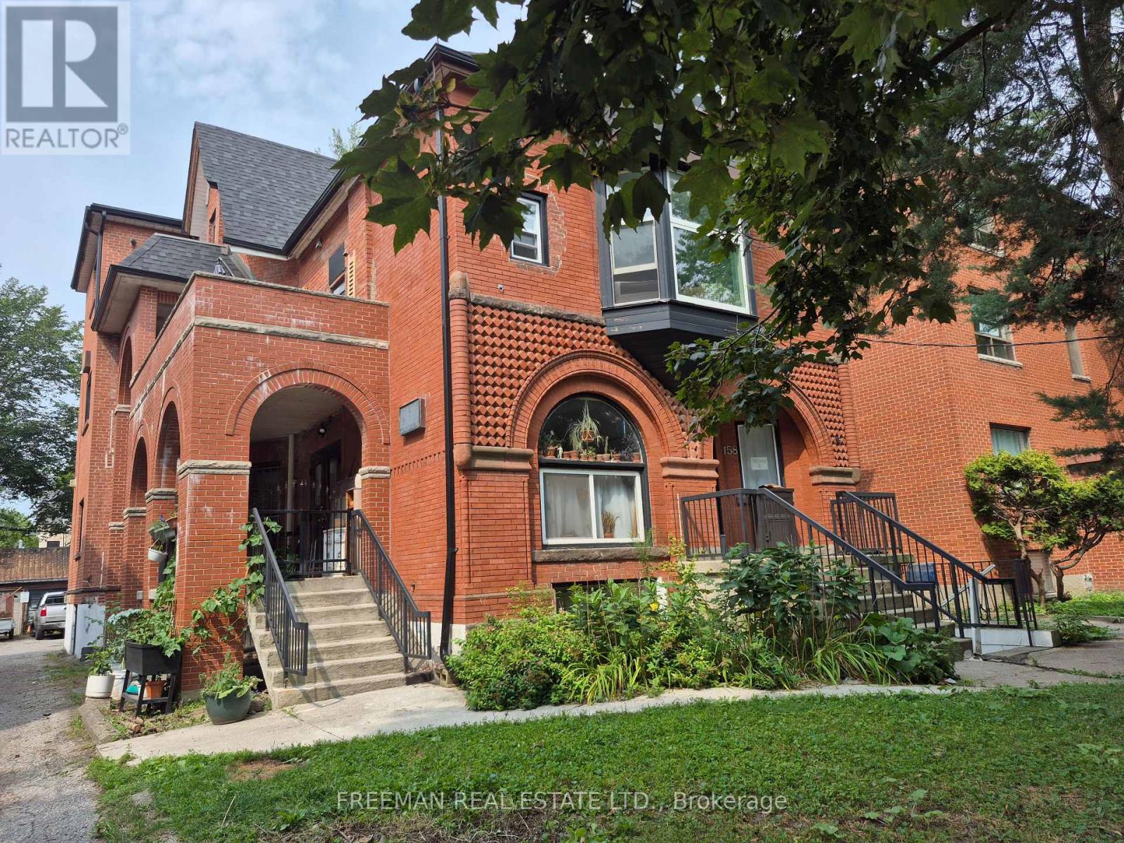 204 - 158 DOWLING AVENUE