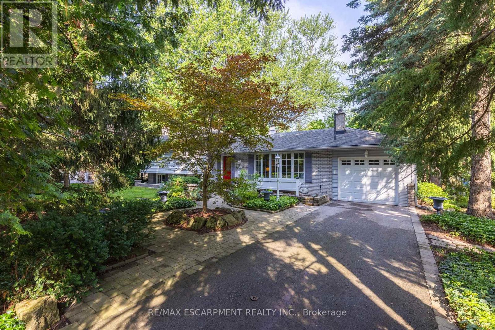401 Cairncroft Road Property Photo 1