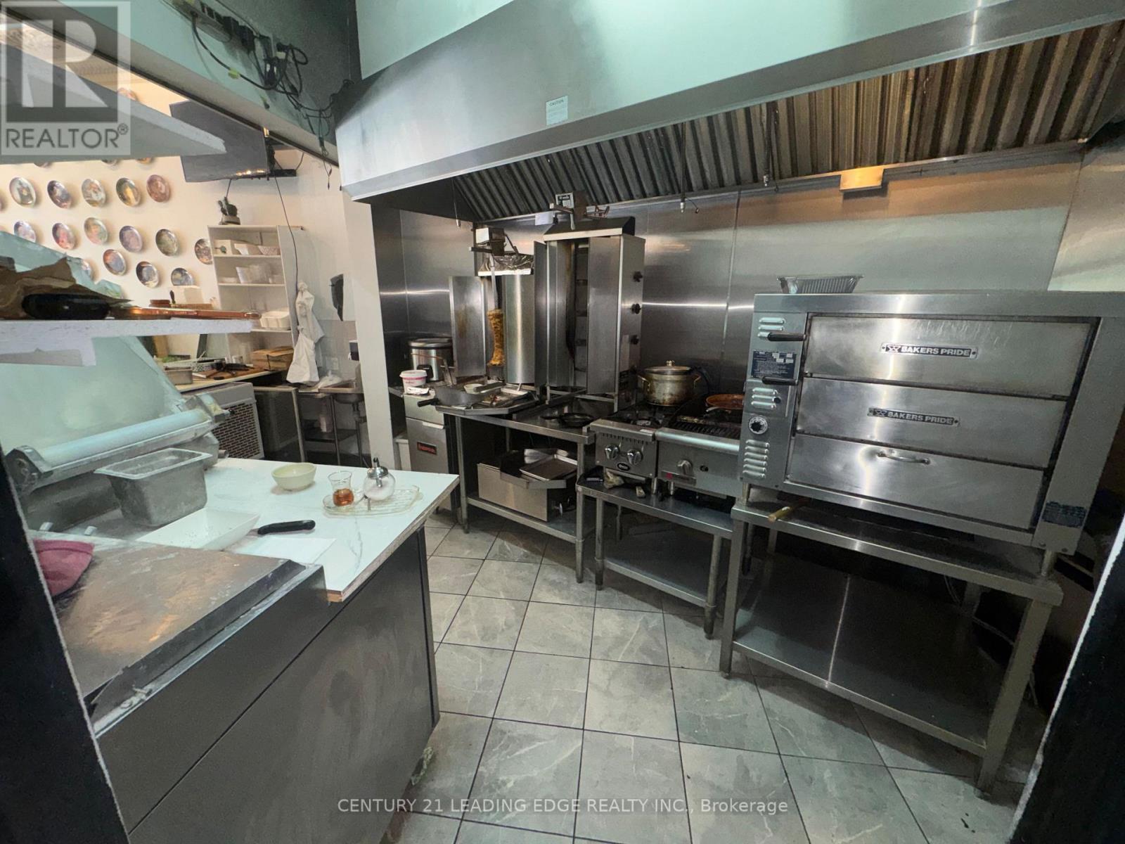 3128 Dundas Street W Property Photo 13