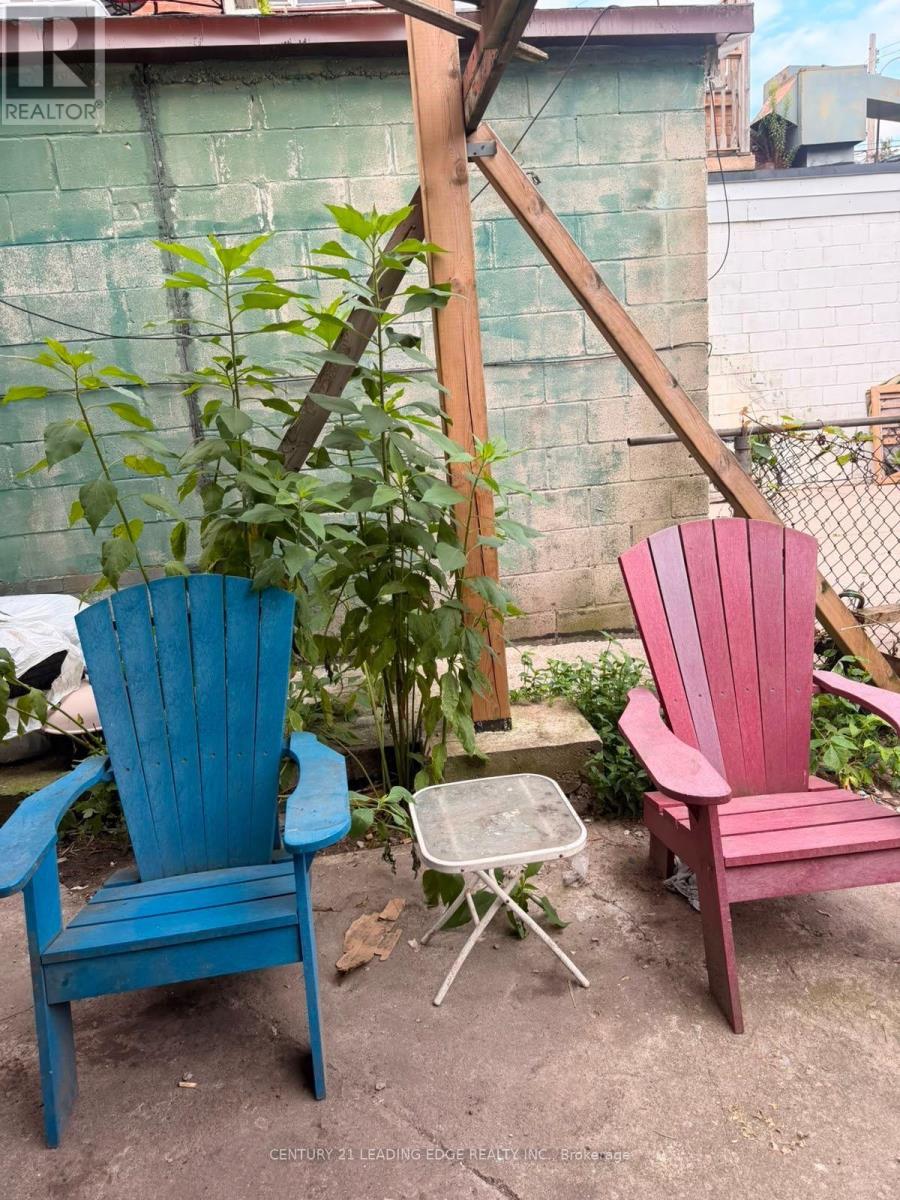 3128 Dundas Street W Property Photo 16