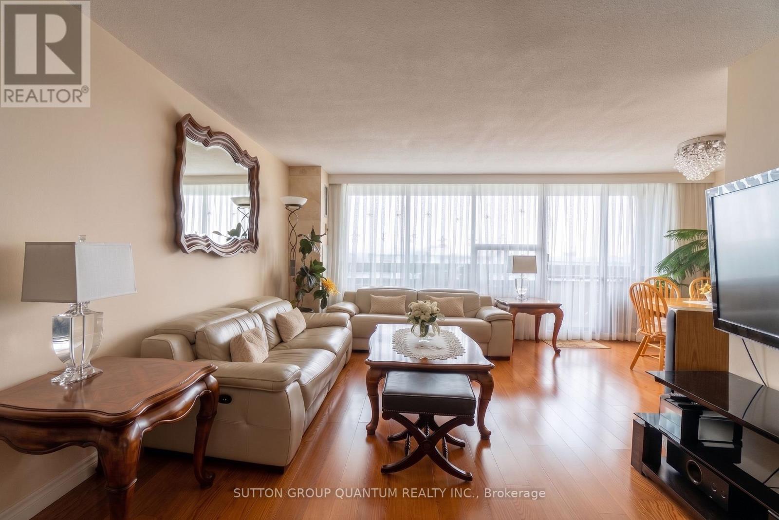 1810 - 11 Wincott Drive Property Photo 4