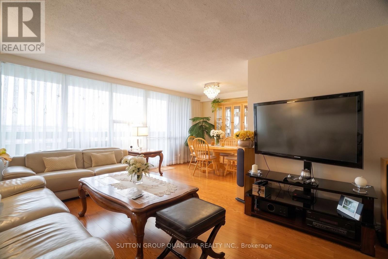 1810 - 11 Wincott Drive Property Photo 5