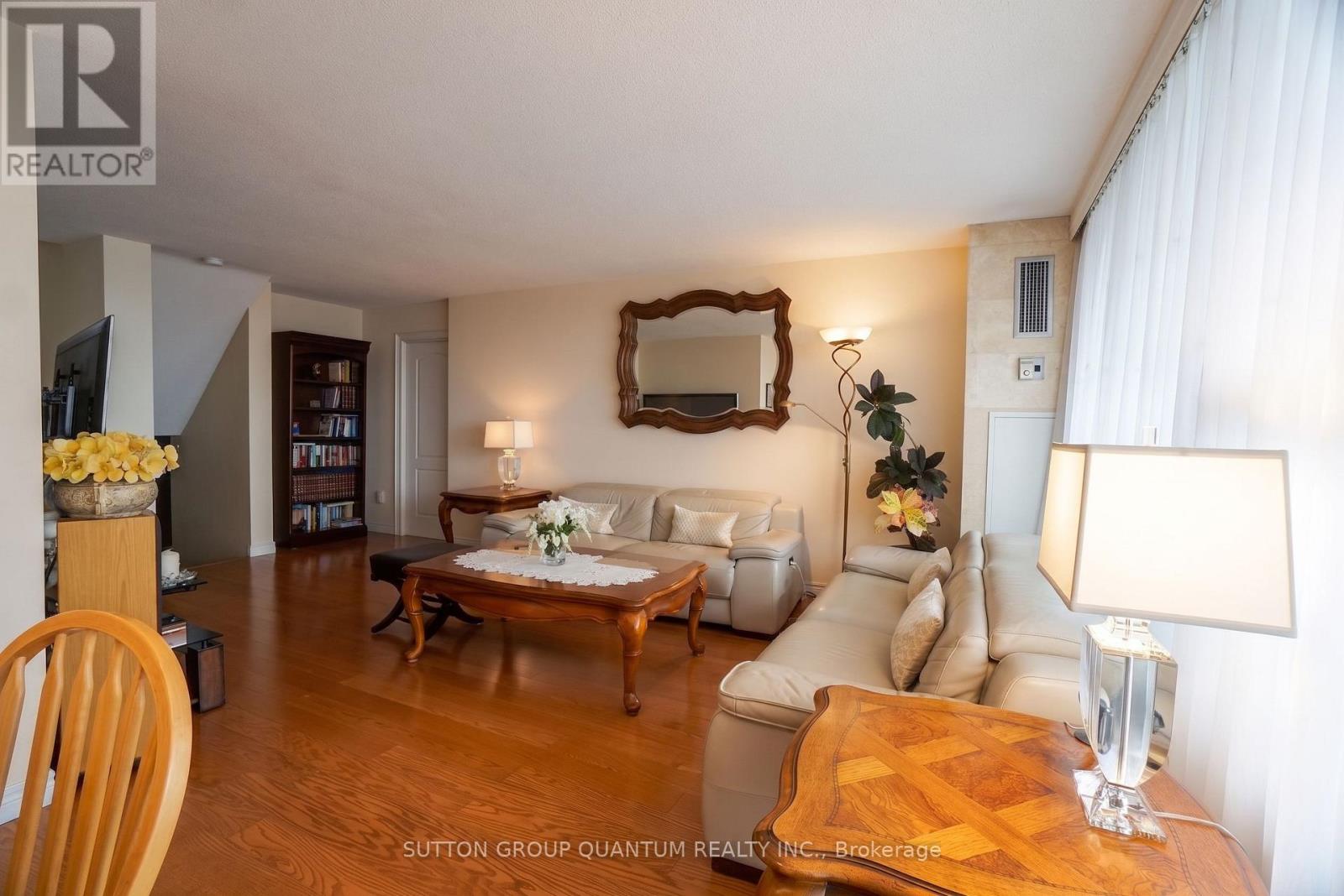 1810 - 11 Wincott Drive Property Photo 7