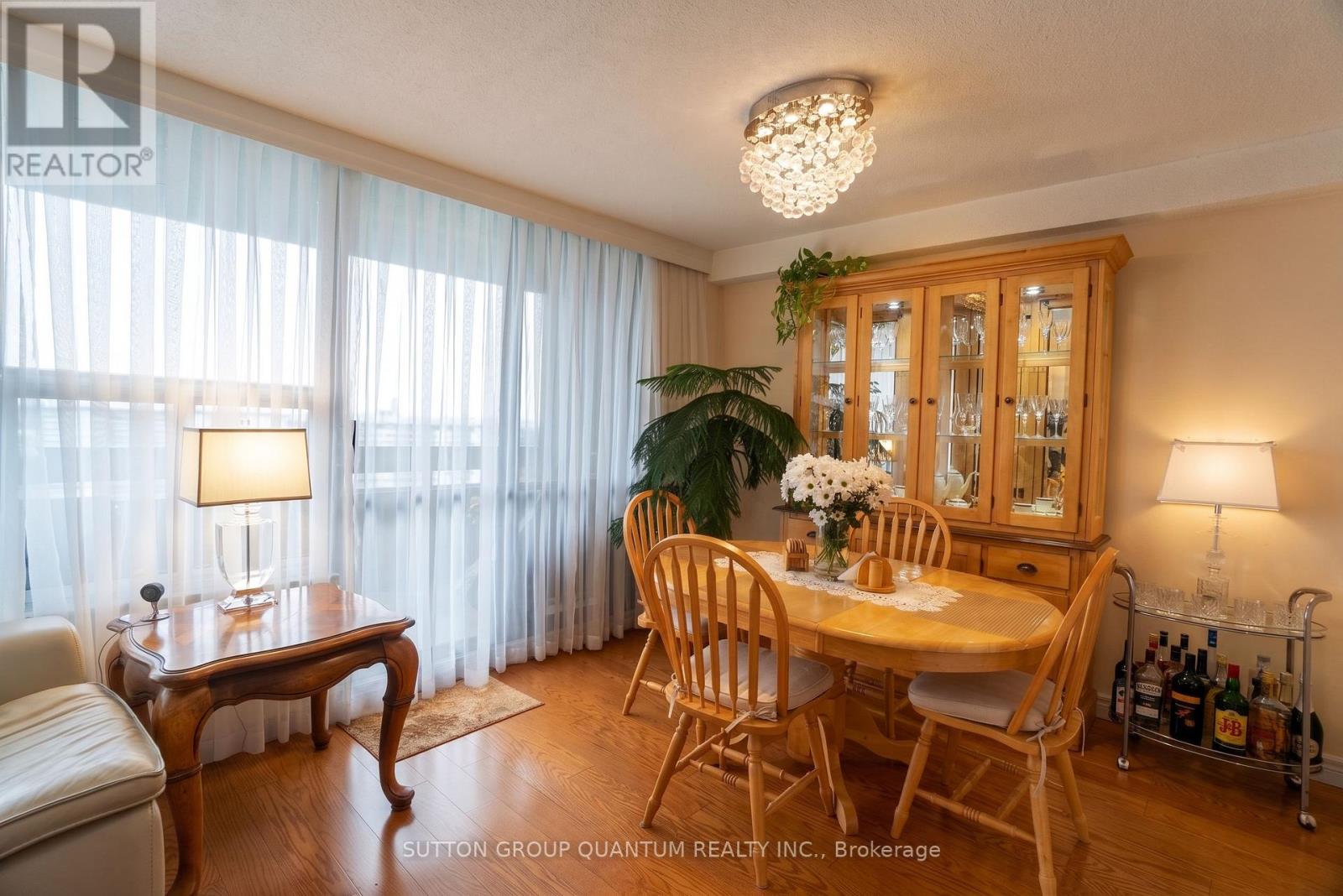1810 - 11 Wincott Drive Property Photo 8