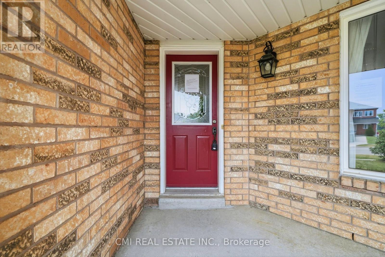 366 Marshall Crescent Property Photo 6