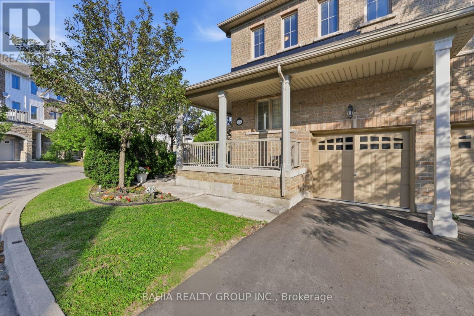 55 Cedar Lake Crescent E Property Photo 5