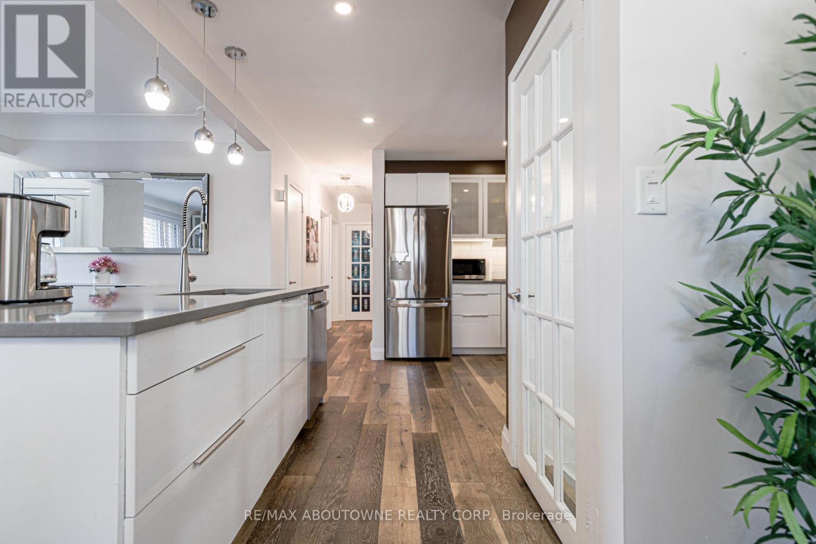 2105 Maplewood Drive Property Photo 17