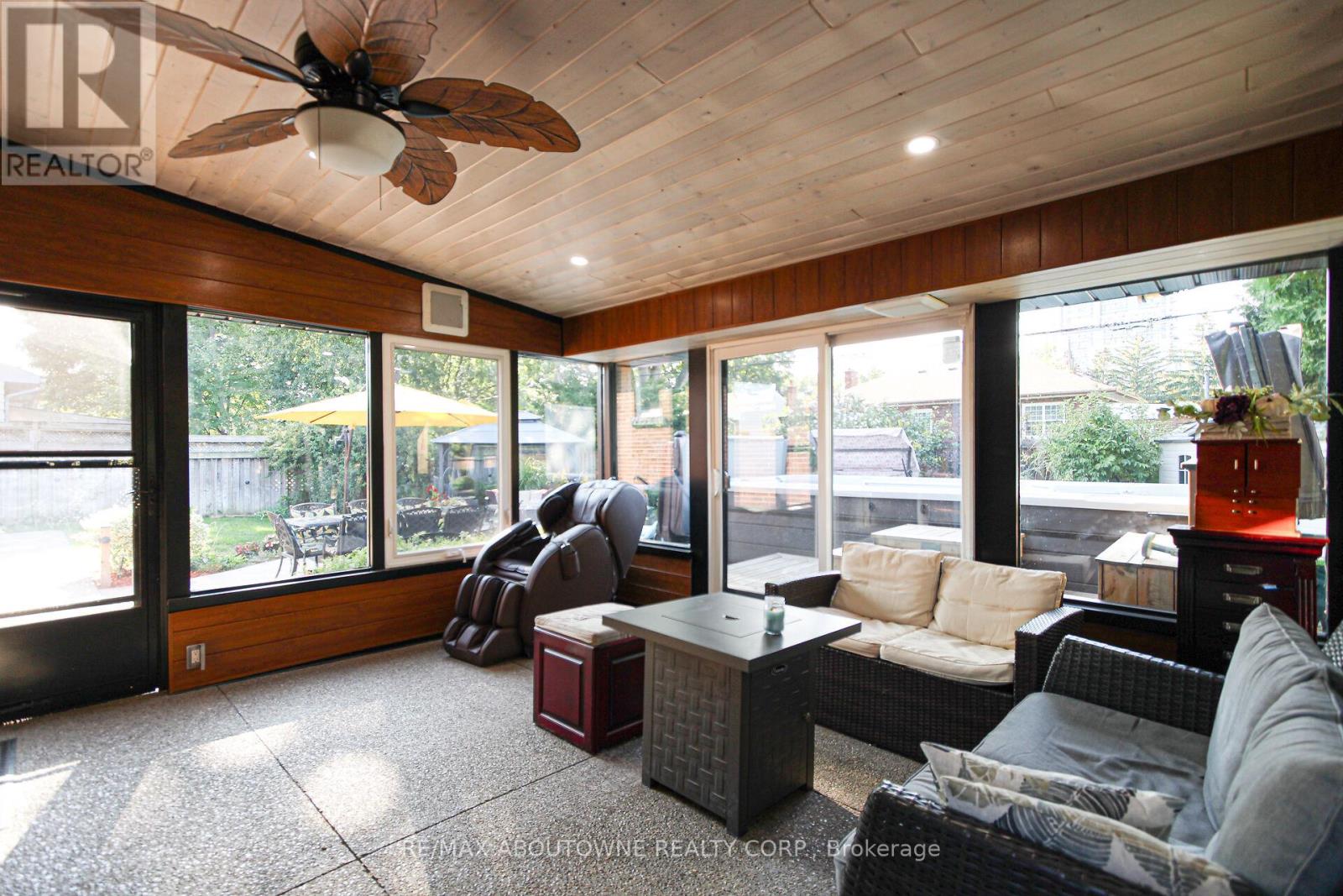 2105 Maplewood Drive Property Photo 29
