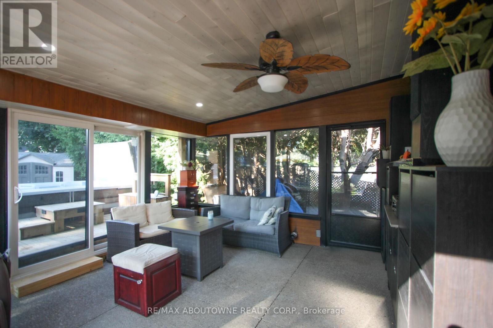2105 Maplewood Drive Property Photo 30