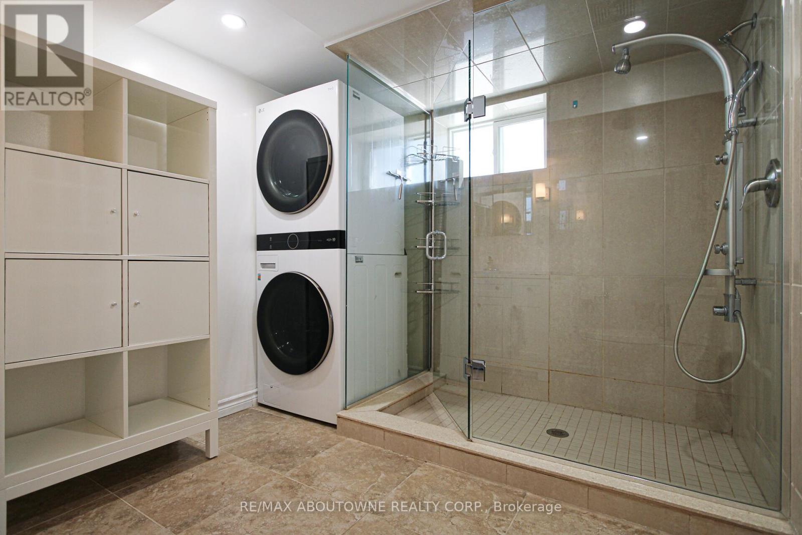 2105 Maplewood Drive Property Photo 37