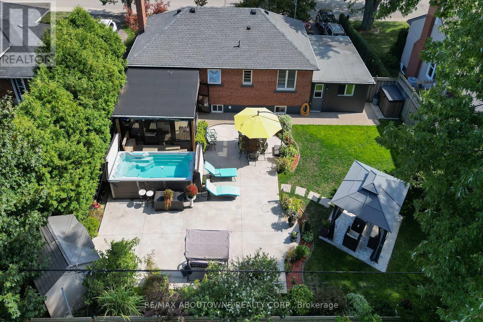 2105 Maplewood Drive Property Photo 44
