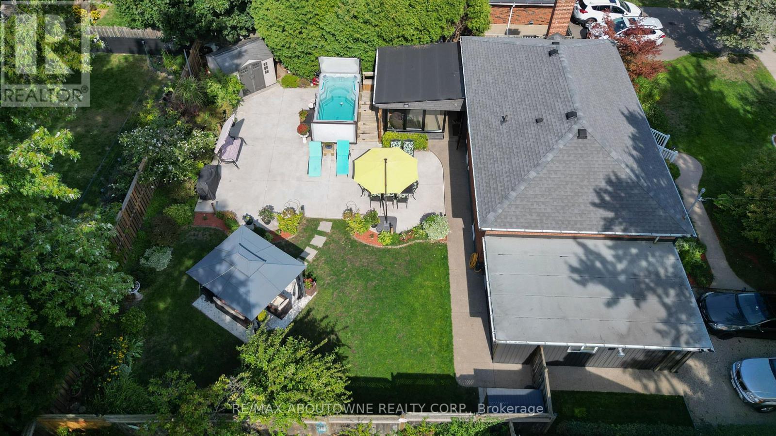 2105 Maplewood Drive Property Photo 48