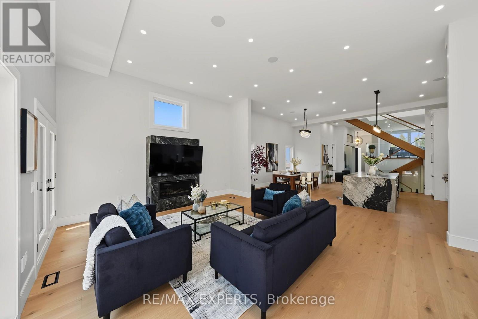 Main - 1062 Alexandra Avenue Property Photo 14