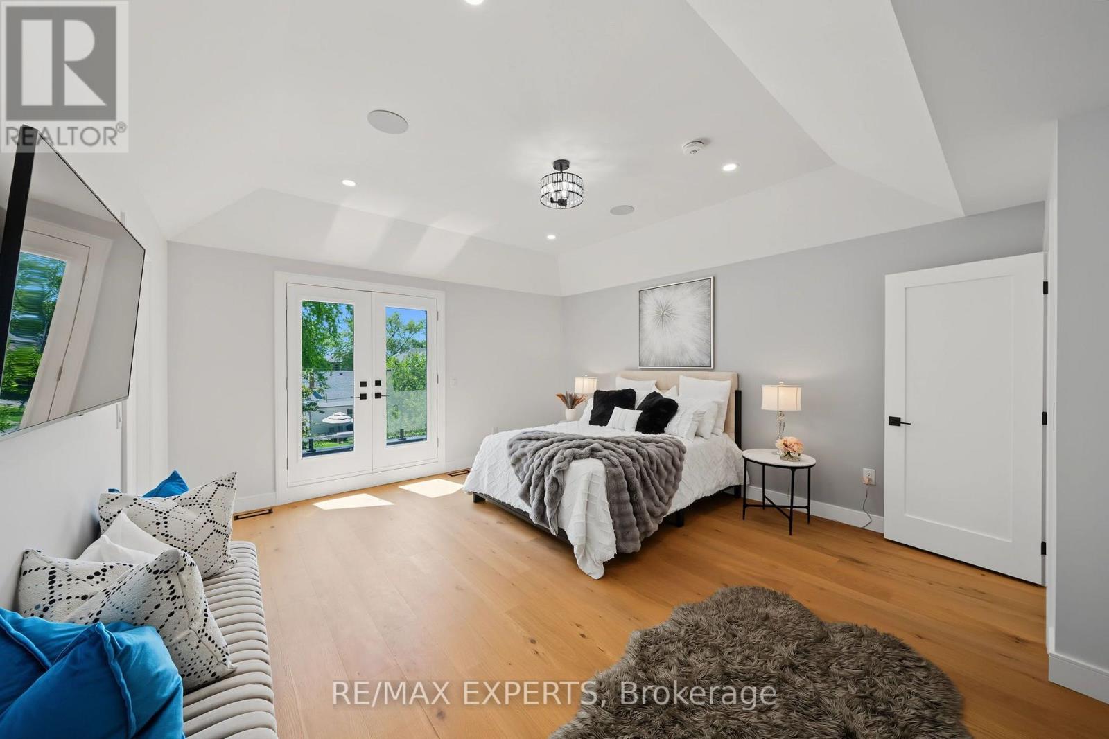 Main - 1062 Alexandra Avenue Property Photo 20