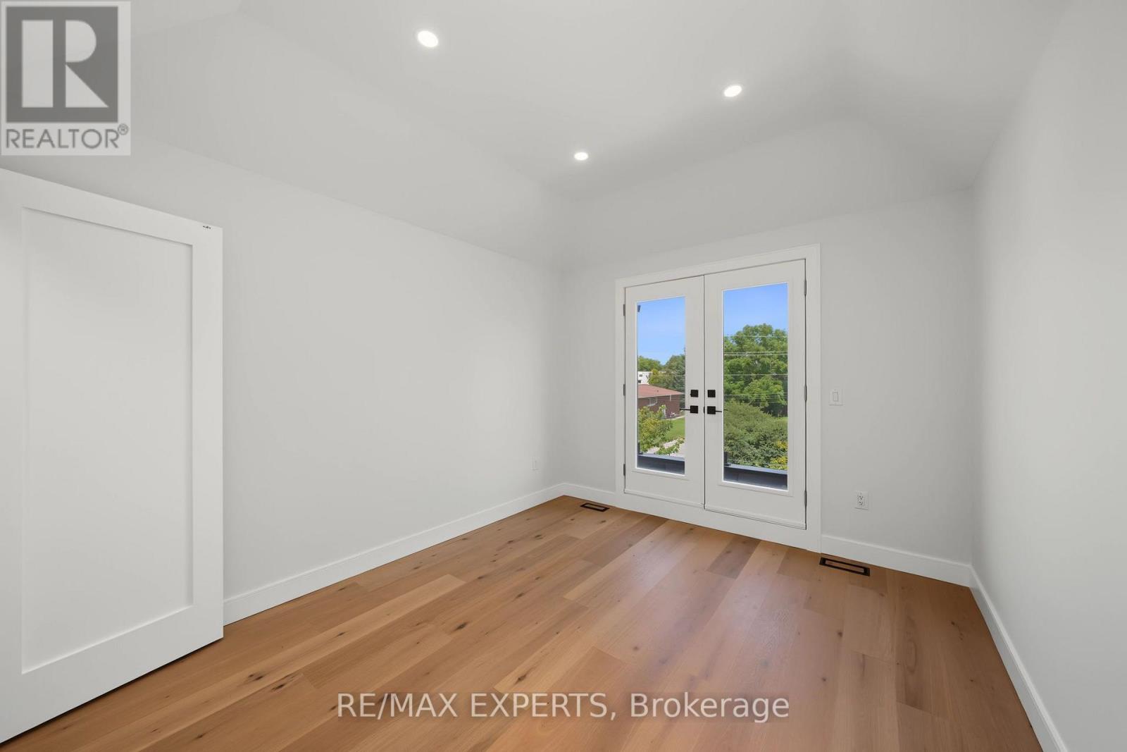 Main - 1062 Alexandra Avenue Property Photo 33