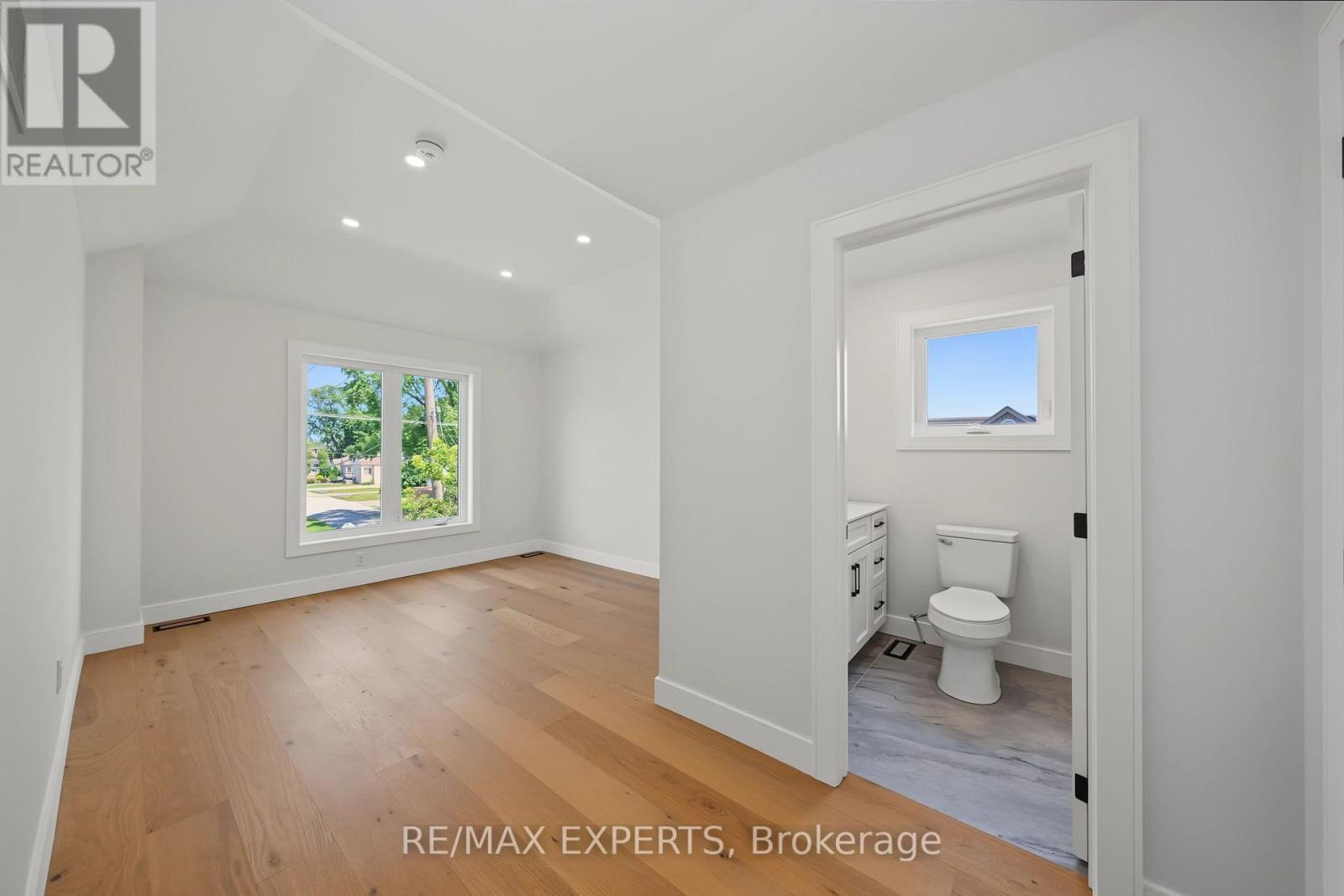 Main - 1062 Alexandra Avenue Property Photo 35