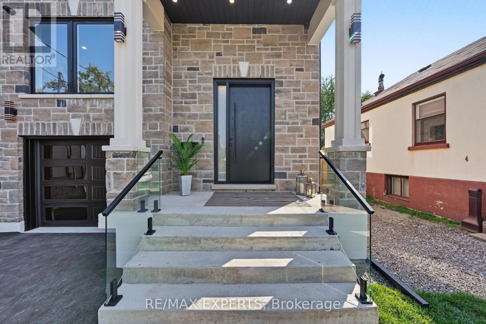 1062 Alexandra Avenue Property Photo 3