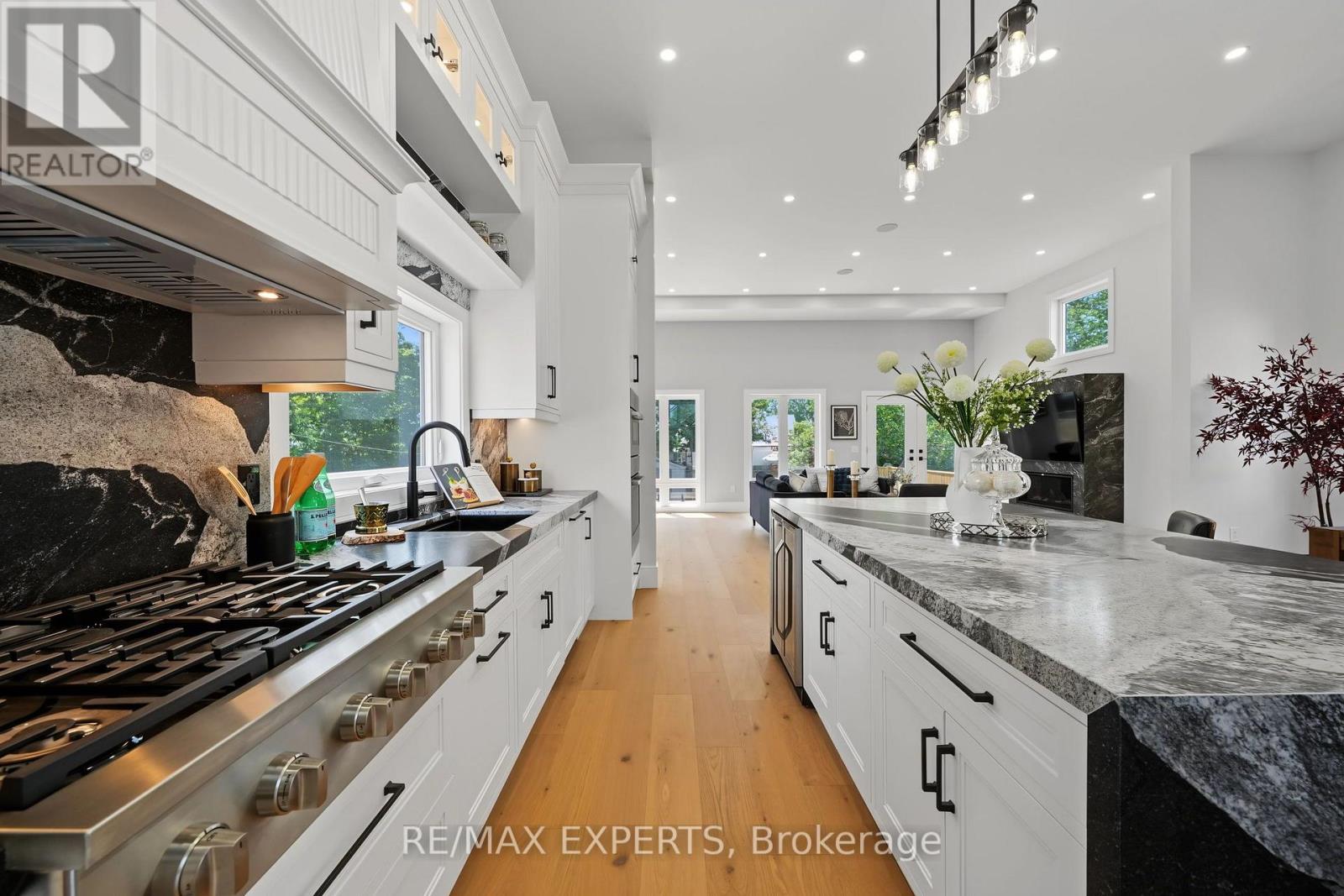 1062 Alexandra Avenue Property Photo 11