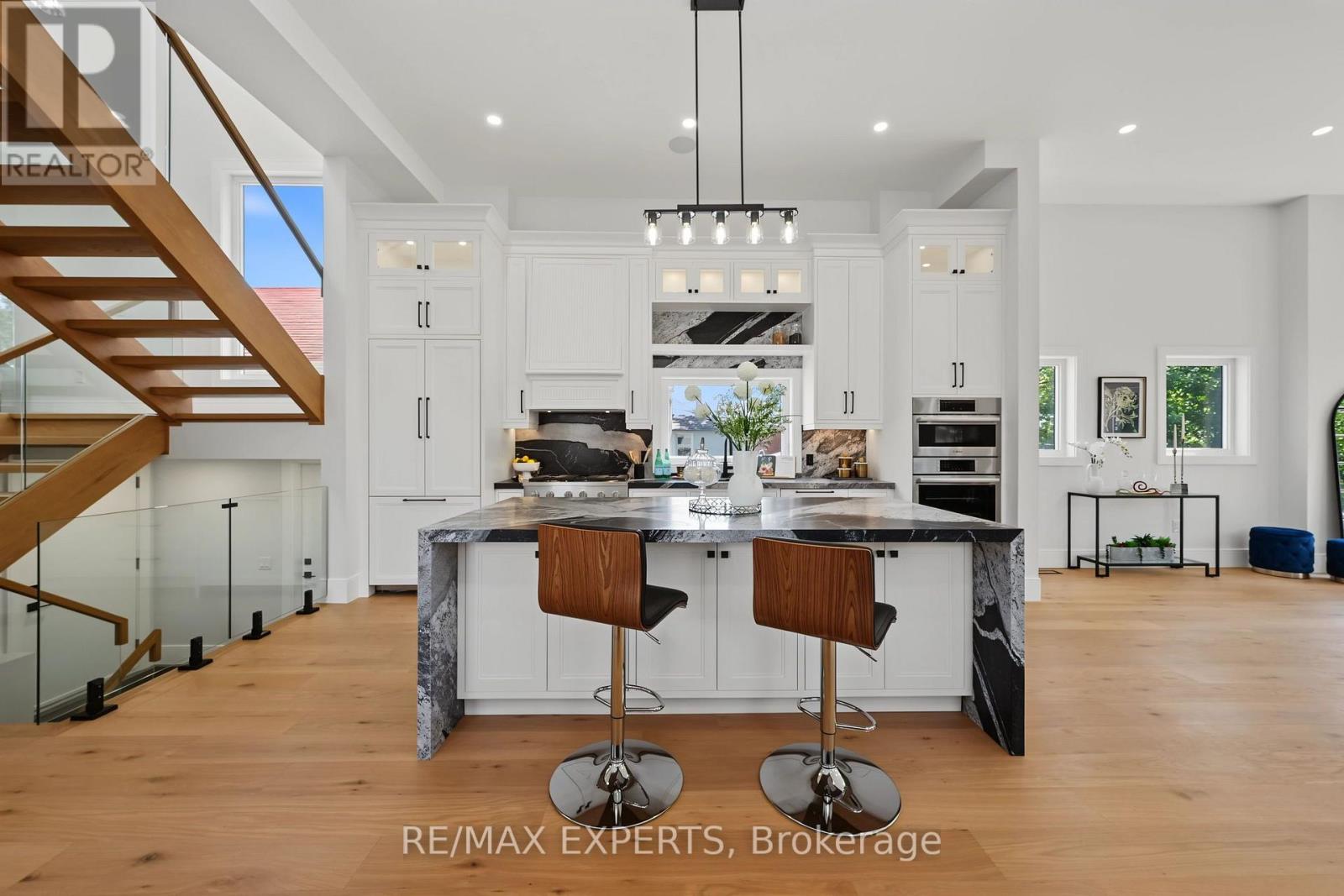 1062 Alexandra Avenue Property Photo 12