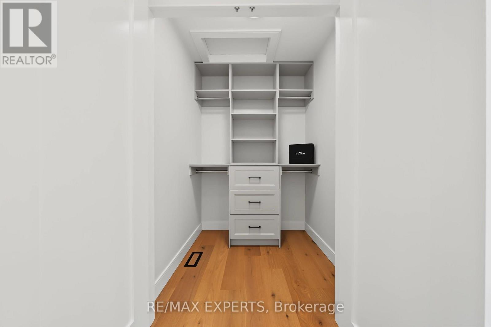 1062 Alexandra Avenue Property Photo 29