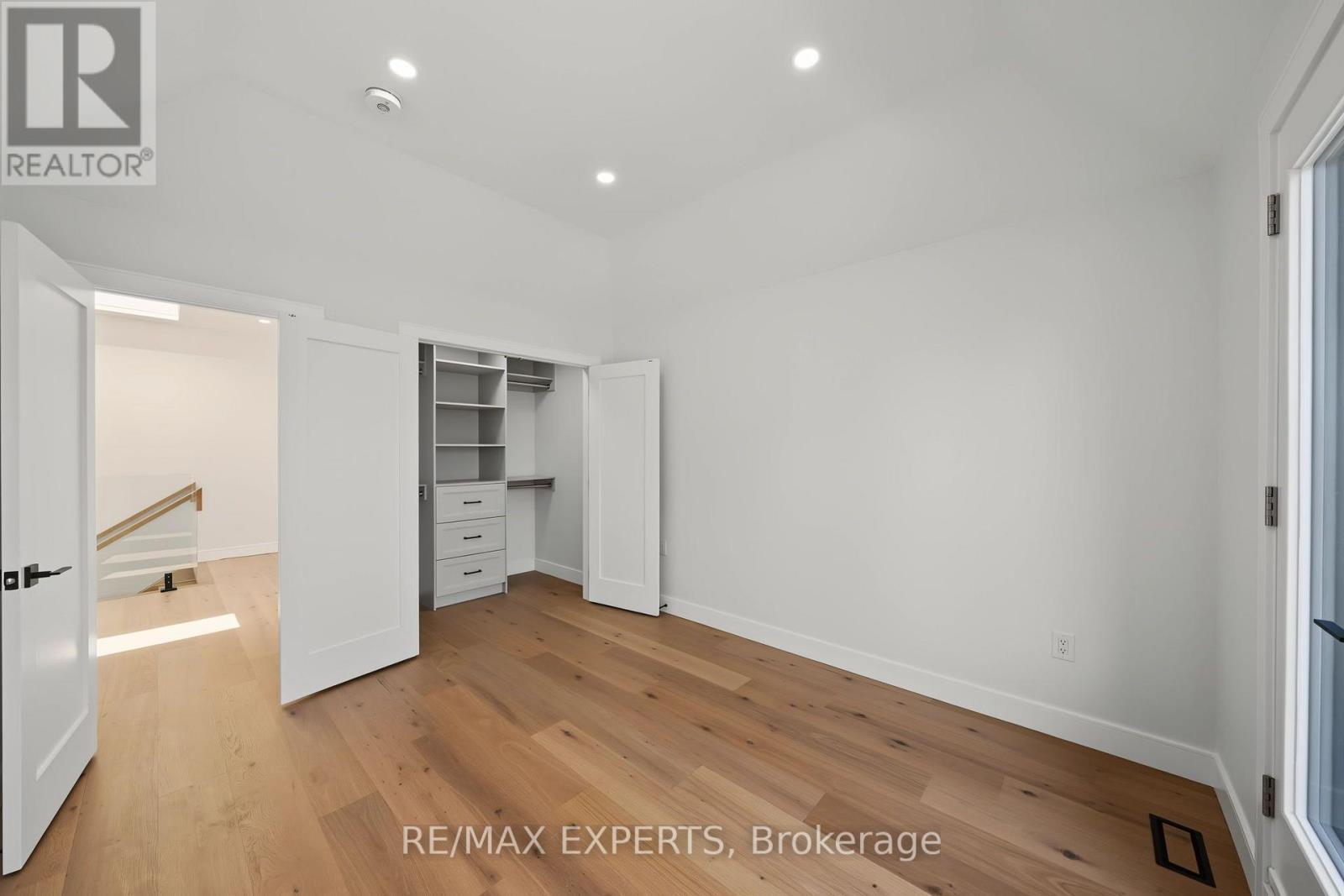 1062 Alexandra Avenue Property Photo 33