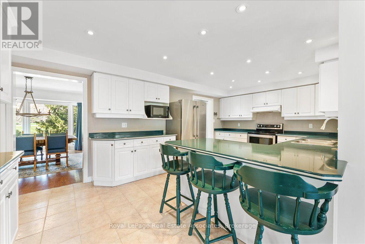 4 Wolf Crescent Property Photo 9