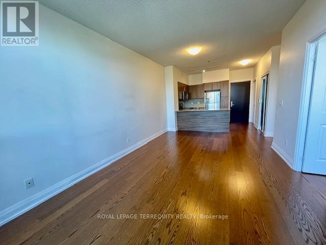 323 - 65 Speers Road Property Photo 3