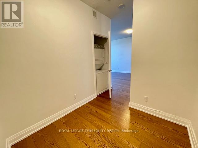 323 - 65 Speers Road Property Photo 12