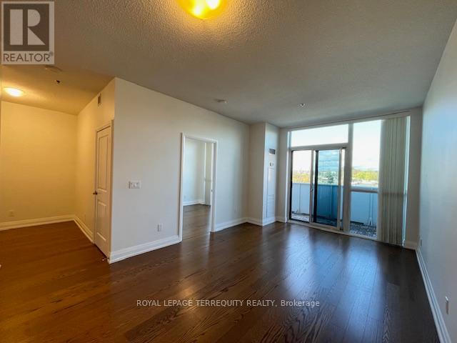 323 - 65 Speers Road Property Photo 14