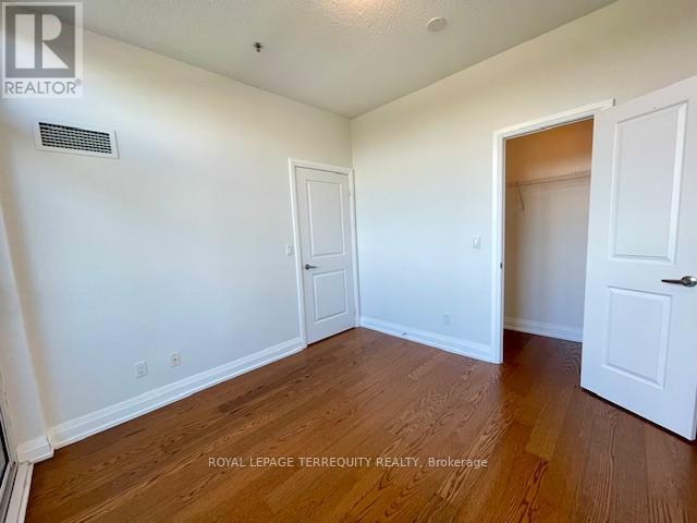 323 - 65 Speers Road Property Photo 17