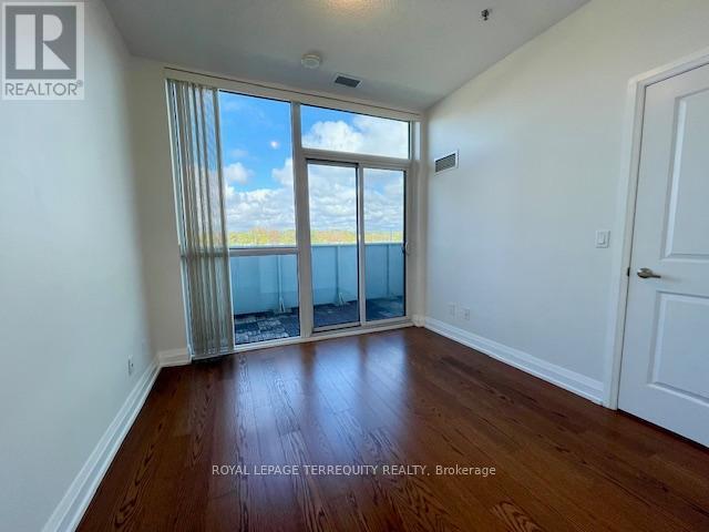 323 - 65 Speers Road Property Photo 19