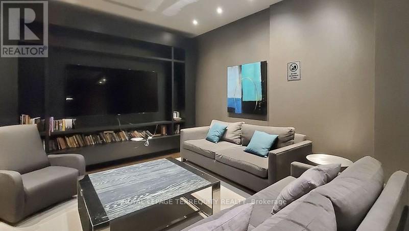 323 - 65 Speers Road Property Photo 38