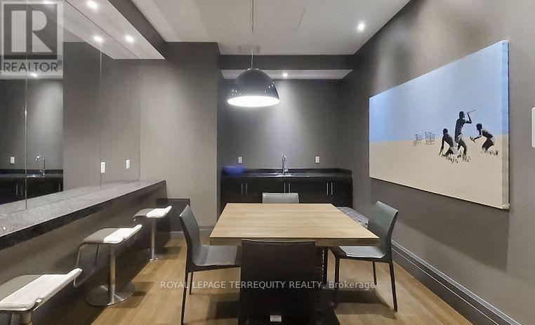 323 - 65 Speers Road Property Photo 39
