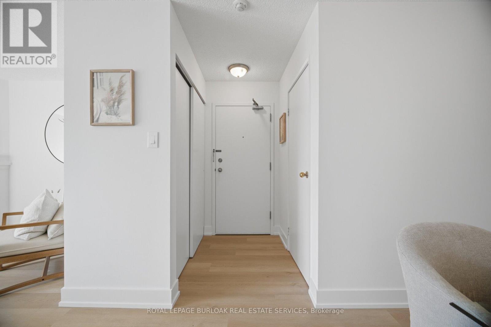 532 - 1450 Glen Abbey Gate Property Photo 3