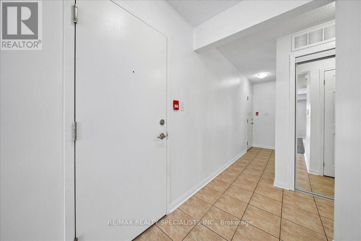 5 - 614 Shoreline Drive Property Photo 8