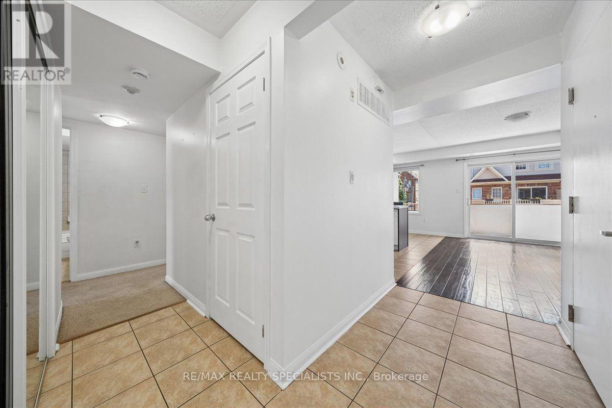 5 - 614 Shoreline Drive Property Photo 12