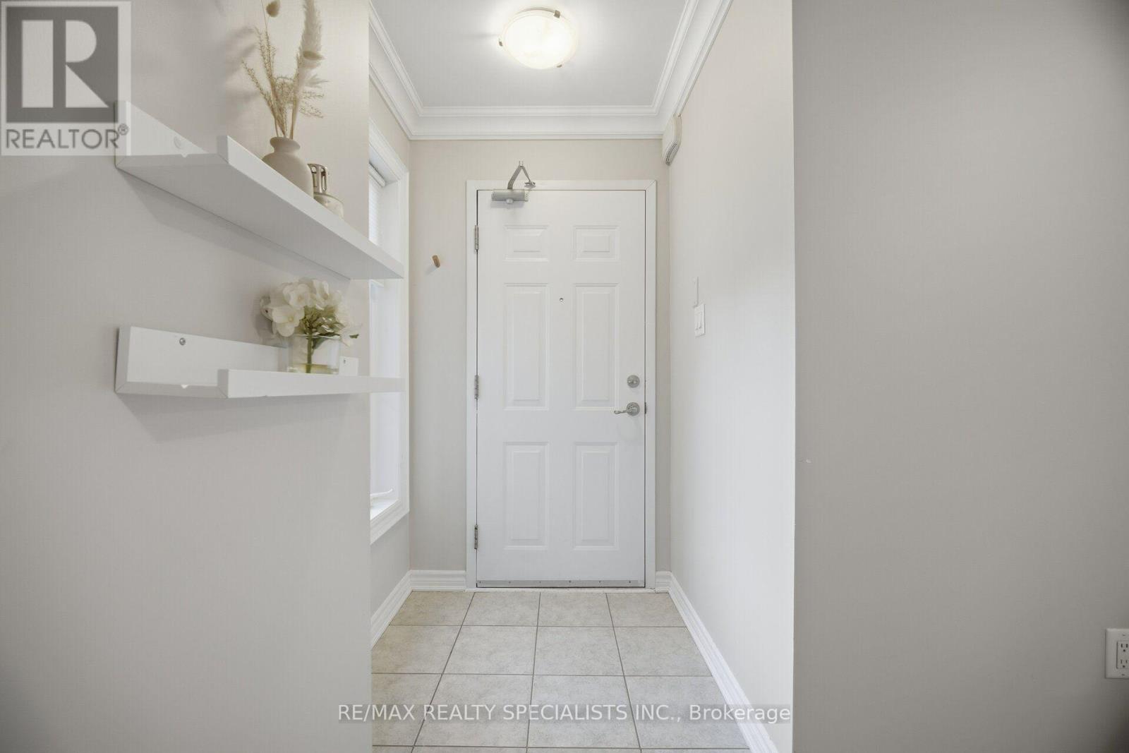 66 - 2441 Greenwich Drive Property Photo 6