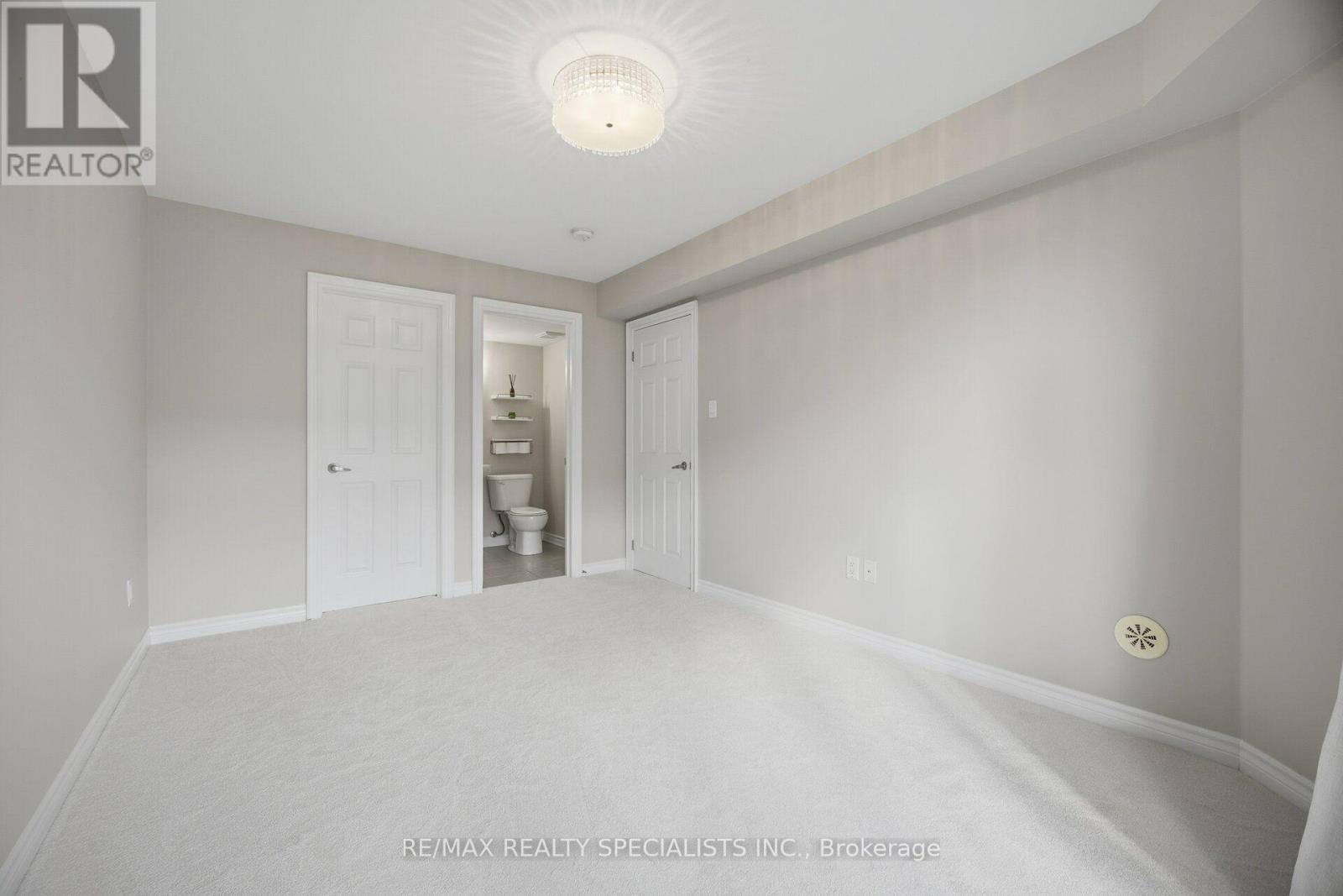 66 - 2441 Greenwich Drive Property Photo 24