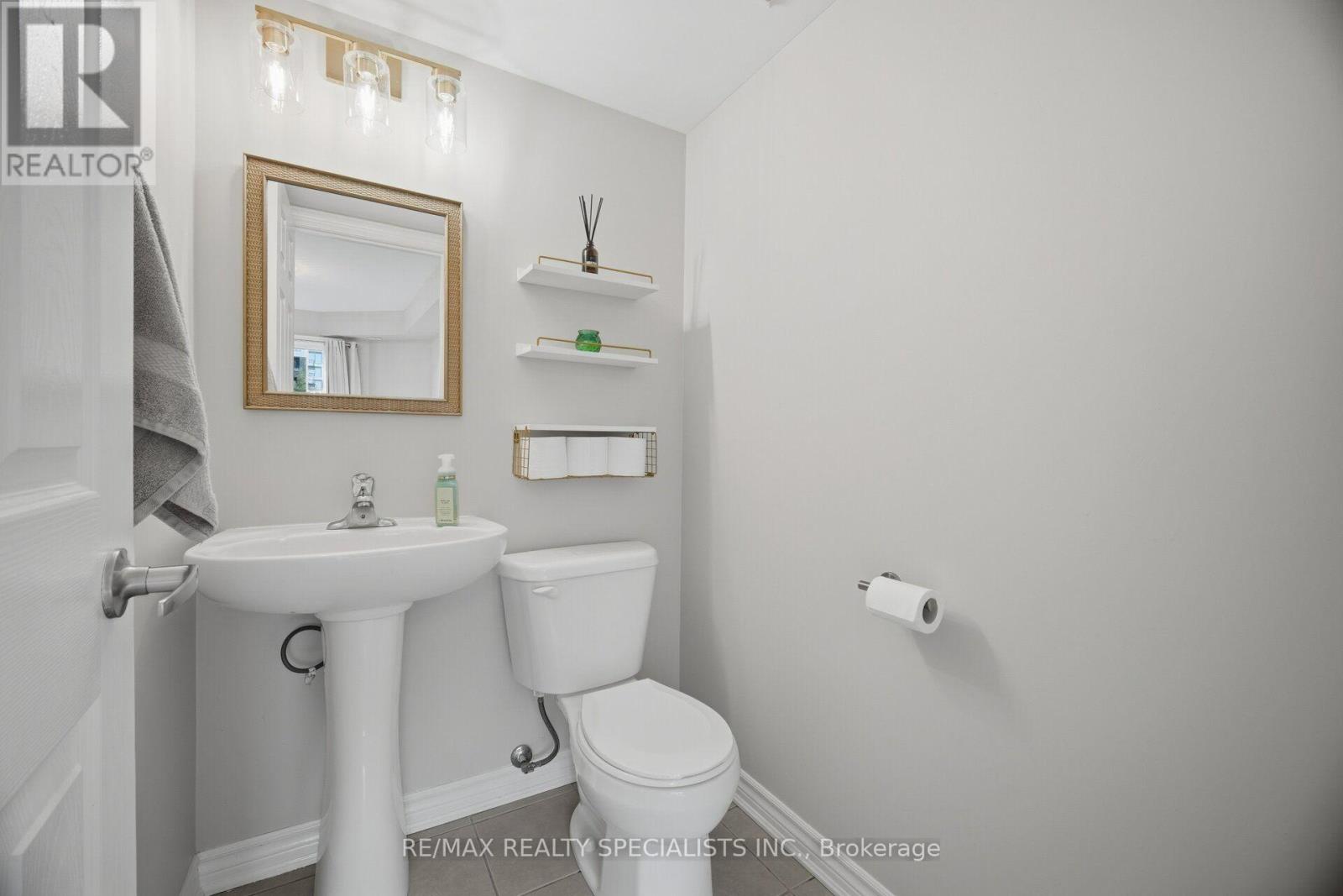 66 - 2441 Greenwich Drive Property Photo 28