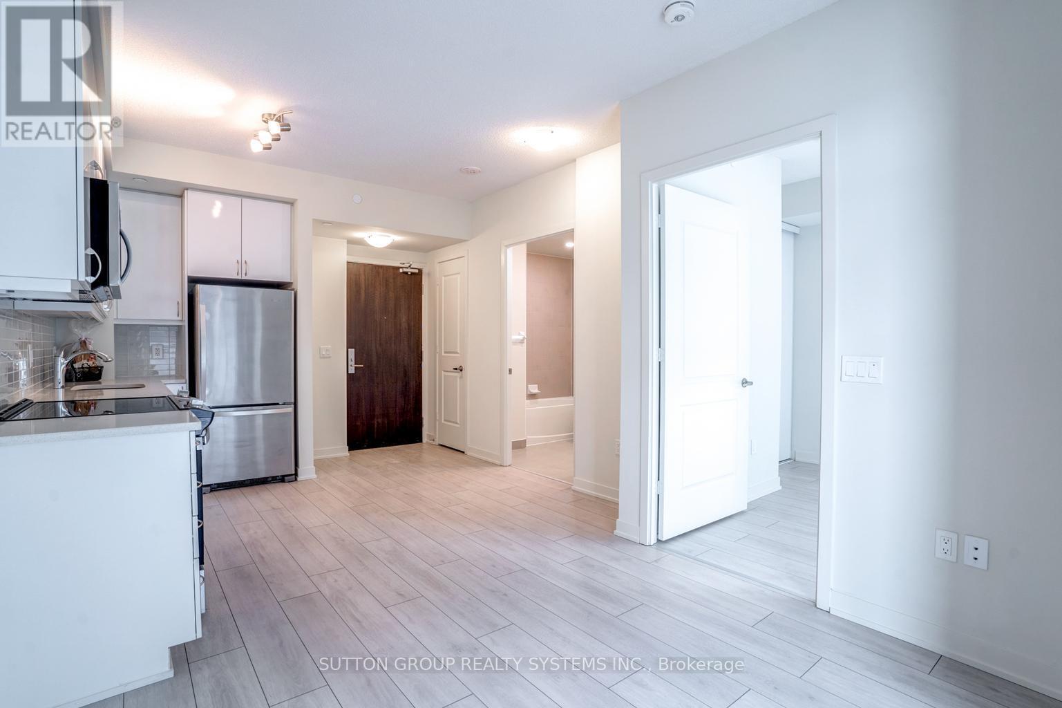609 - 38 Annie Craig Drive Property Photo 2