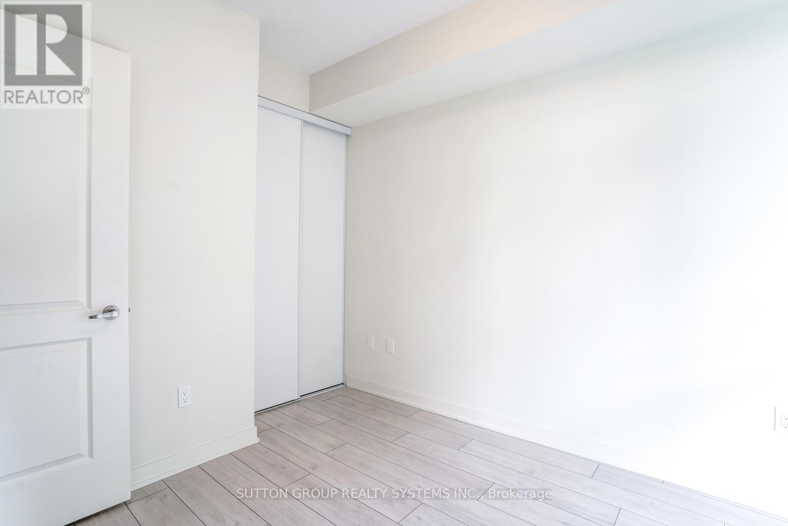 609 - 38 Annie Craig Drive Property Photo 6