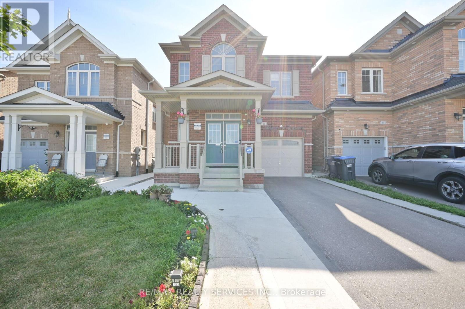 21 EXHIBITION CRESCENT Property Photo 1