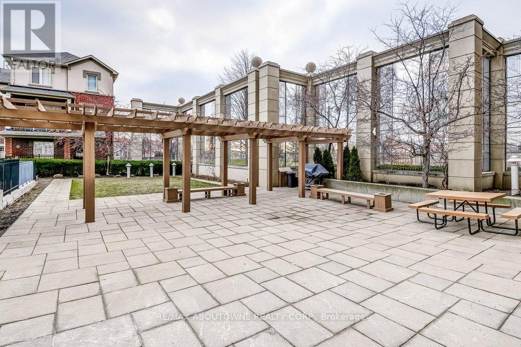 405 - 2325 Central Park Drive Property Photo 43