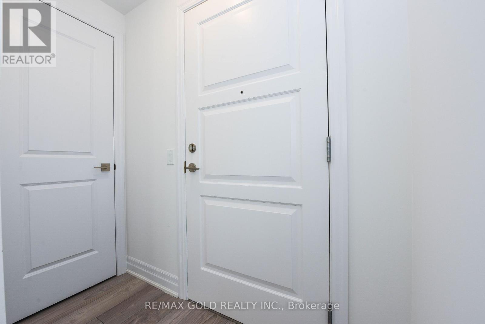 3209 - 36 Elm Drive Property Photo 10