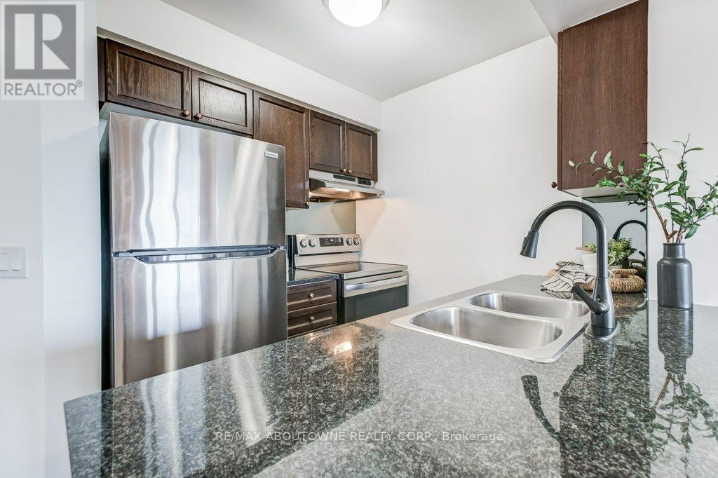405 - 2325 Central Park Drive Property Photo 15