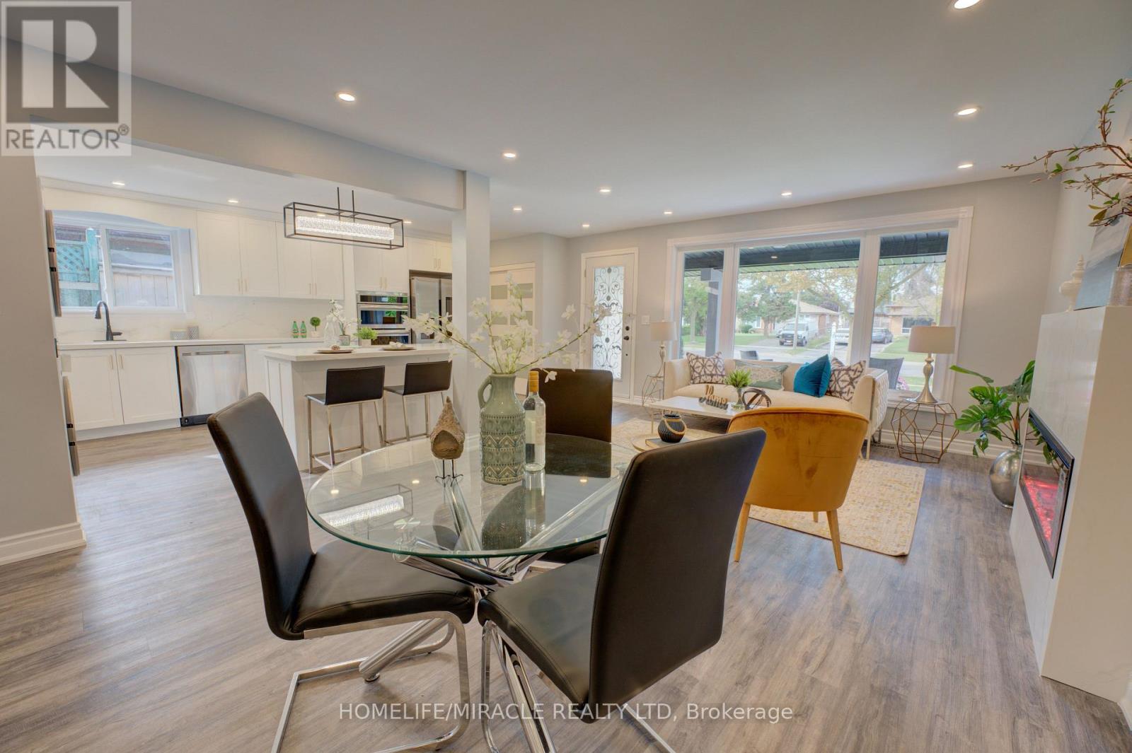 85 Silverstone Drive Property Photo 6