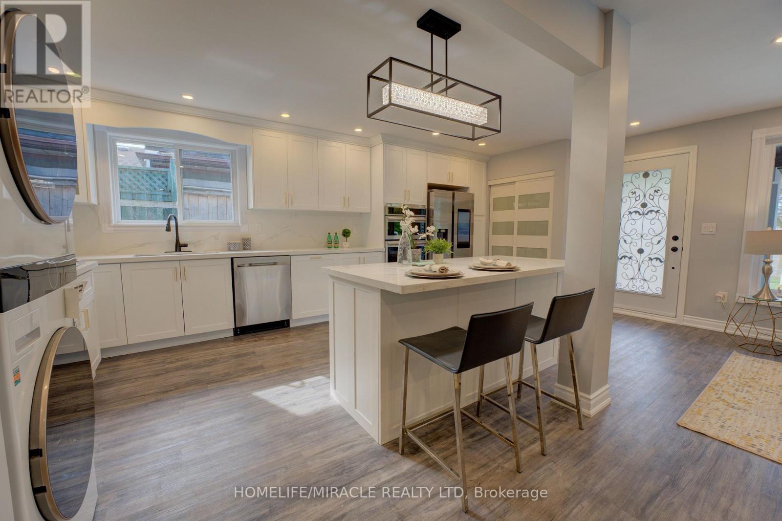 85 Silverstone Drive Property Photo 7