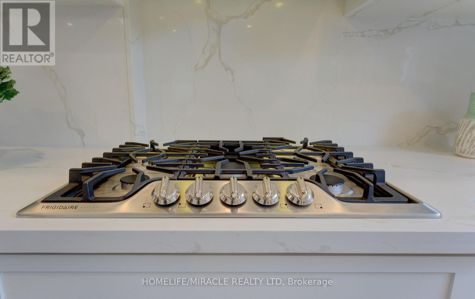 85 Silverstone Drive Property Photo 10