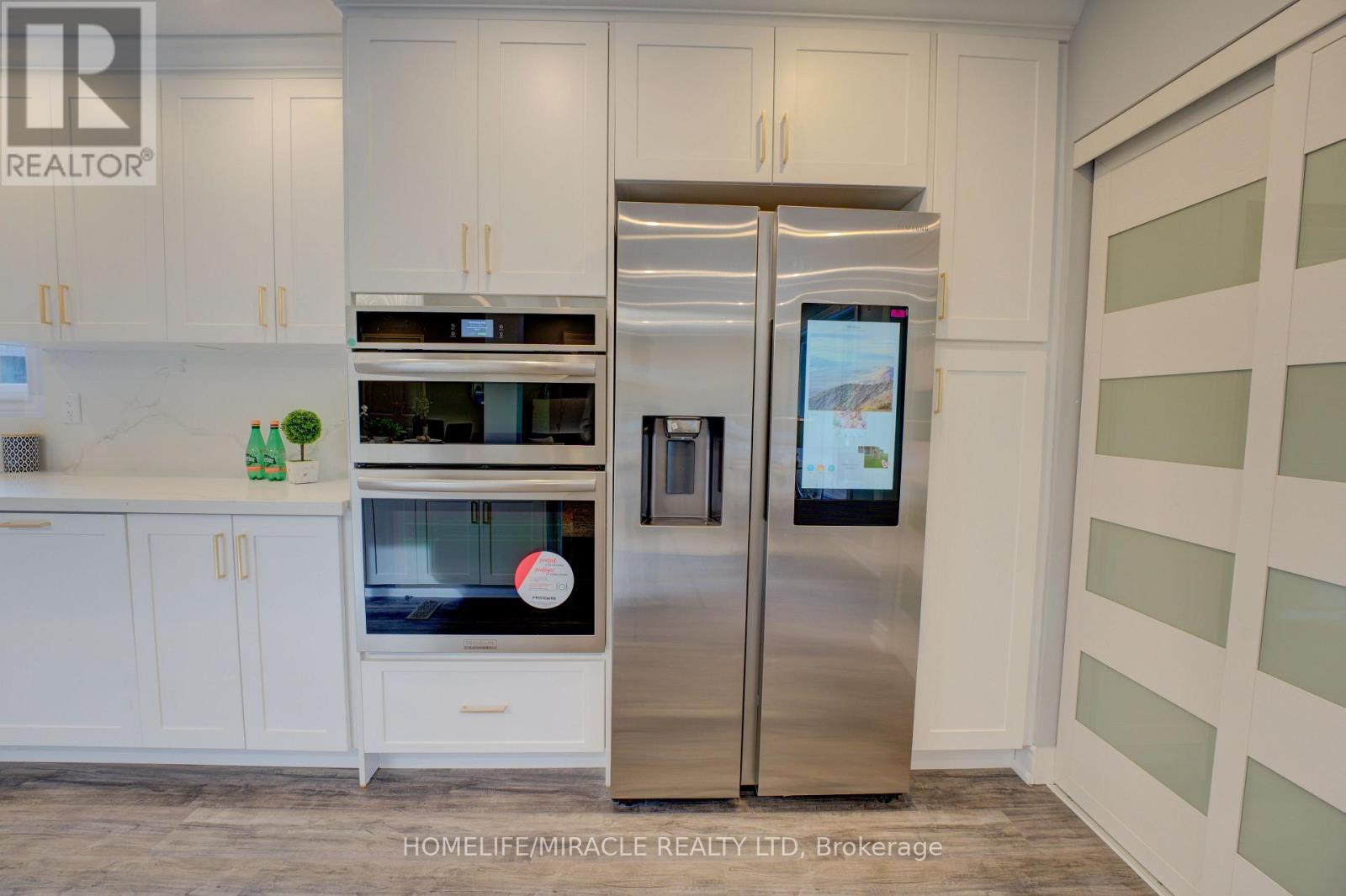 85 Silverstone Drive Property Photo 12