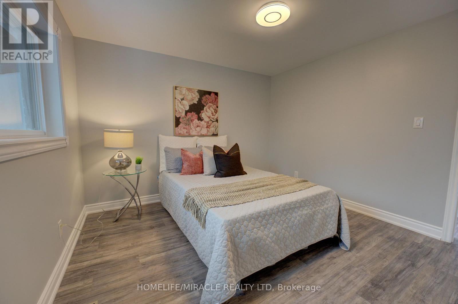 85 Silverstone Drive Property Photo 18